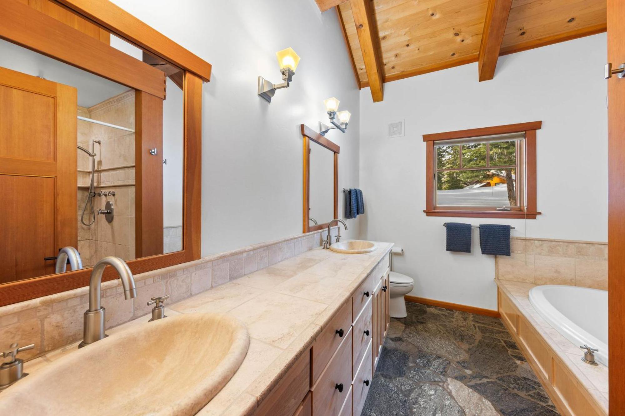 Copperleaf Lodge - Updated Alpine Meadows Chalet W Private Hot Tub, Ski Shuttle! Exterior photo