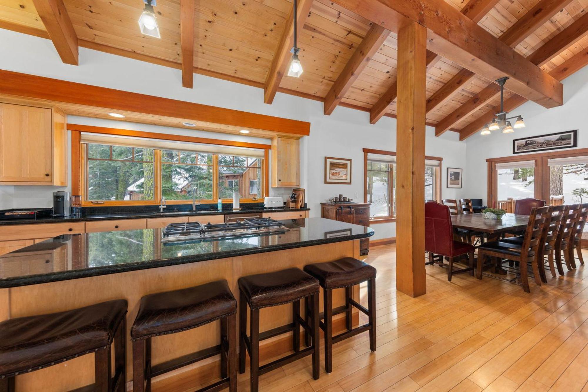 Copperleaf Lodge - Updated Alpine Meadows Chalet W Private Hot Tub, Ski Shuttle! Exterior photo